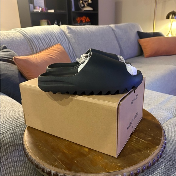 Yeezy Black Slide Sandals - Picture 1 of 5
